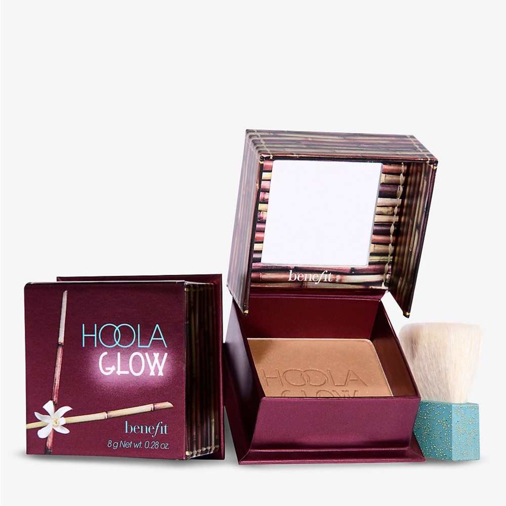 Benefit Hoola Glow, Glow Shimmer Bronzer suitable for all skin tones, NWT ✨sale